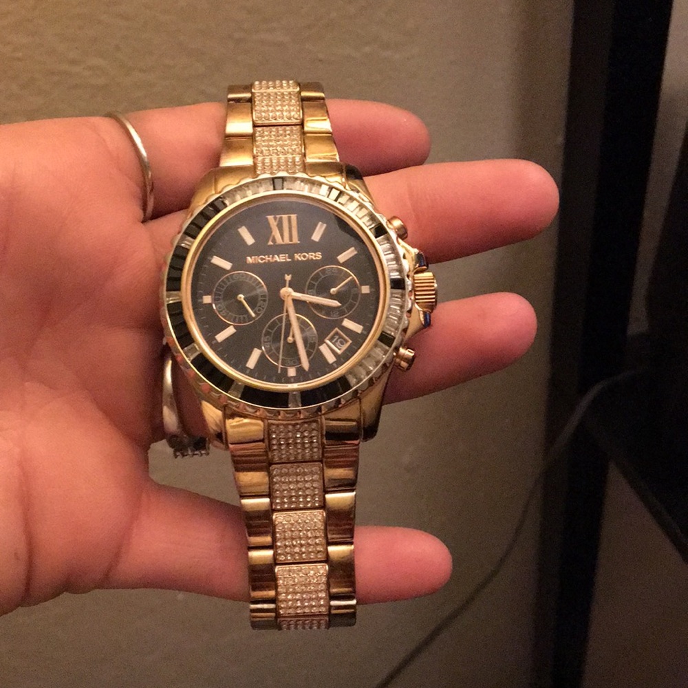 Watch - Picture 2 of 3